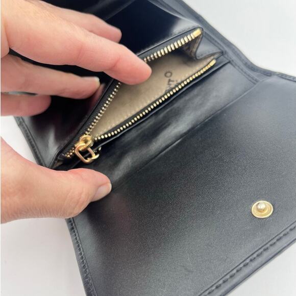 Mont Blanc Women's Snap Front Quilted Wallet Black - Picture 7 of 11